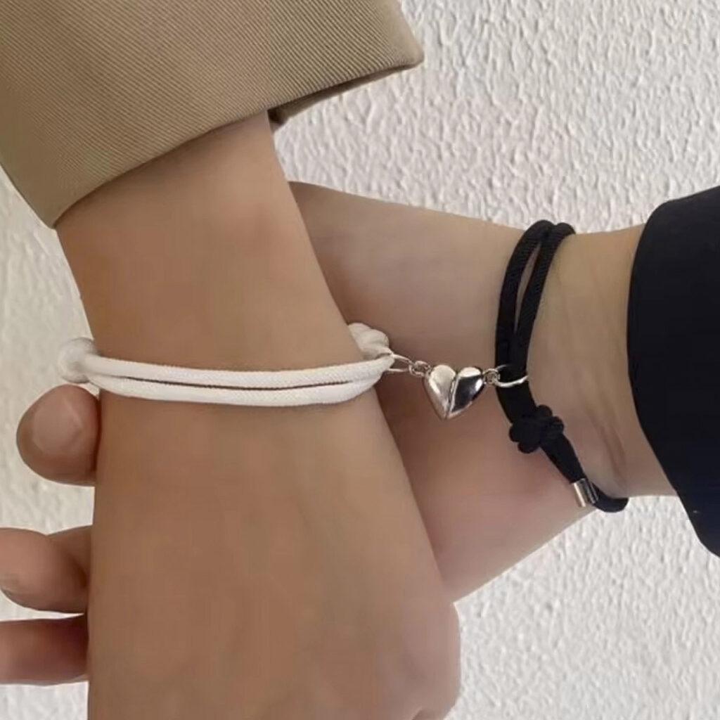 Náramek přátelství pro zamilované páry - s magnetickým srdíčkem